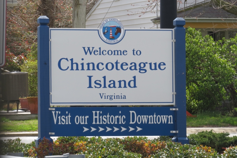 Welcome to Chincoteage - sign